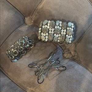 Black and Silver Jewelry Set